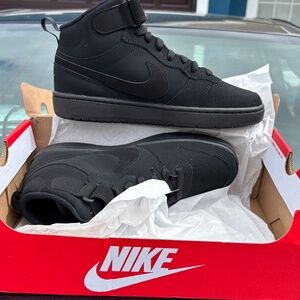 Brand new nike court borough